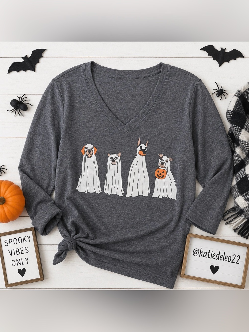 Gray Halloween Ghost Dogs Graphic Tee vneck quarter sleeve woman’s large 👻 NWOT